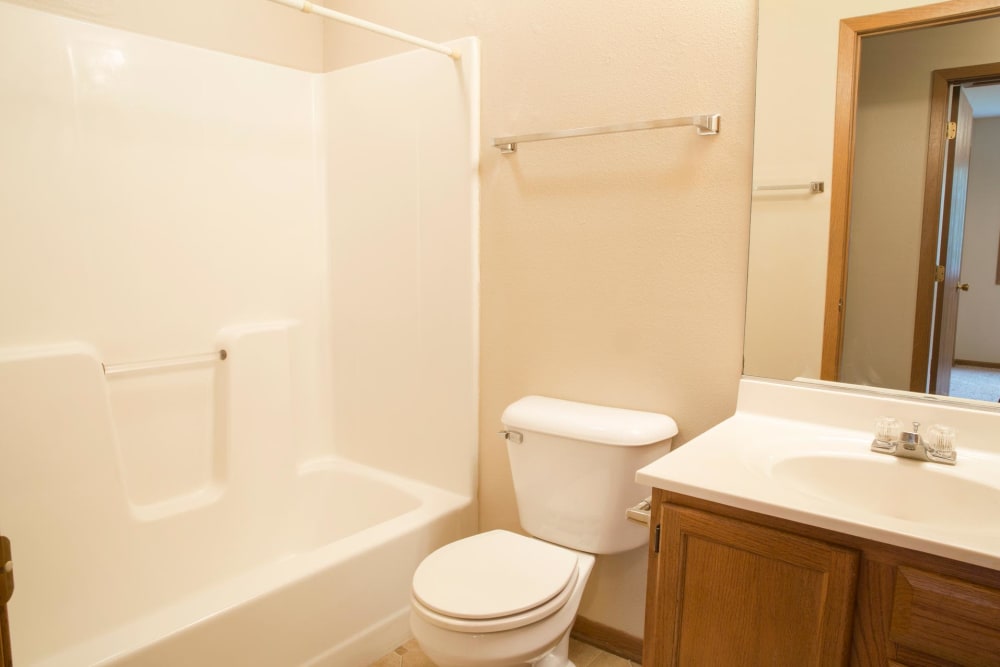 Ames Ia Apartments For Rent Near Campustown Stone Court