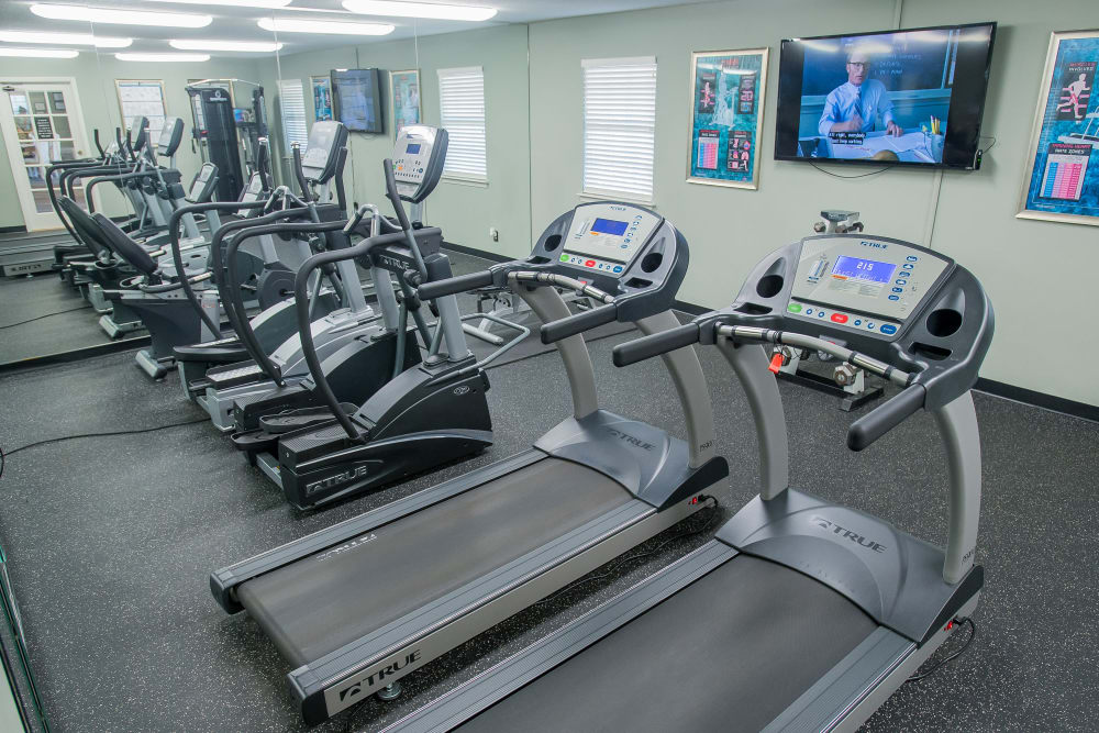 Well-equipped fitness center at The Greens of Bedford in Tulsa, Oklahoma