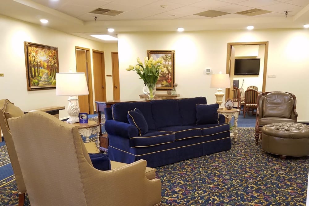 Cozy lounge seating for residents at The Meadows of Leipsic in Leipsic, Ohio