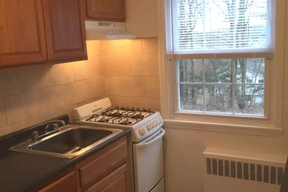 Enjoy a well-equipped kitchen at Oakmont Park Apartments in Scranton, Pennsylvania