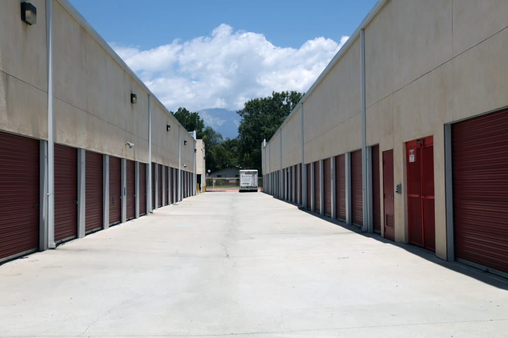 Ontario, CA Storage Features Trojan Storage