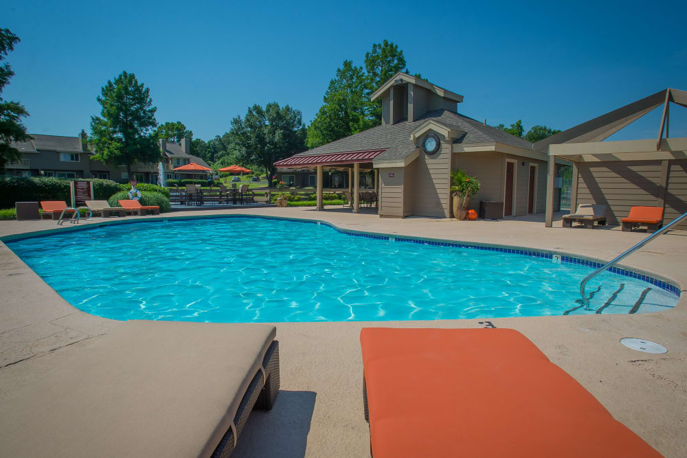 Sheridan Pond offers a swimming pool in Tulsa, Oklahoma
