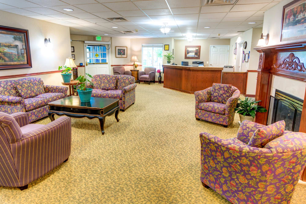 Comfortable lounge area at Cascade Valley Senior Living in Arlington, Washington.