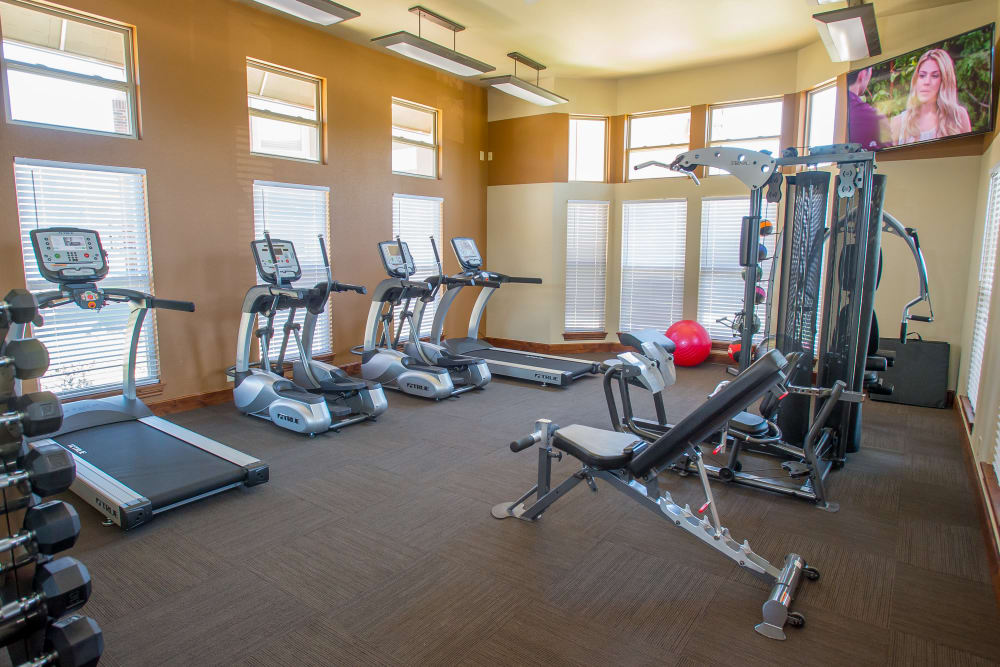 The Reserve at Elm offers a fitness center in Jenks, Oklahoma