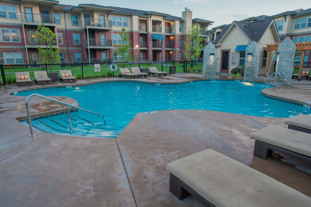 The Reserve at Elm offers a swimming pool in Jenks, Oklahoma