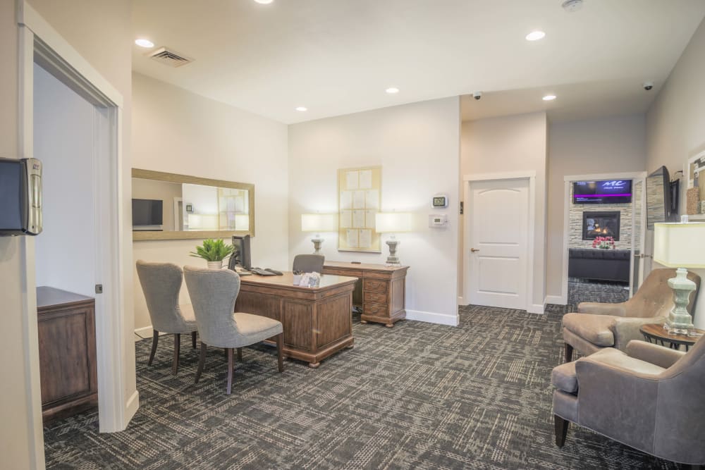 sitting areas at Keizer Station Apartments in Keizer, Oregon