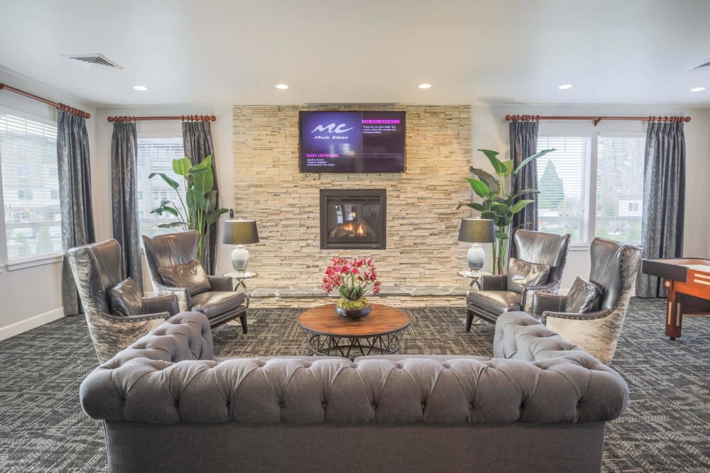 lounge area to entertain guests at Keizer Station Apartments in Keizer, Oregon