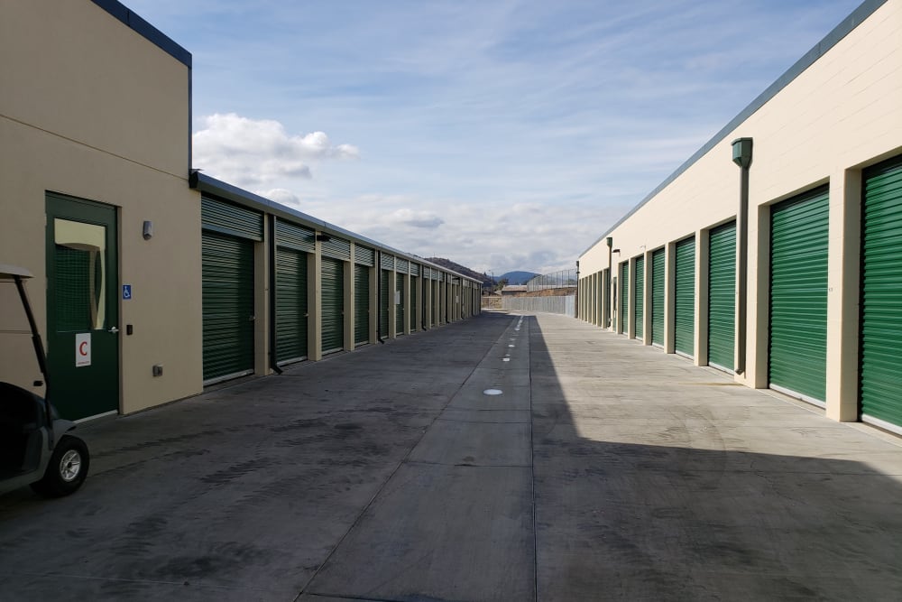 Outdoor units at Cascade Self Storage in Roseburg, Oregon