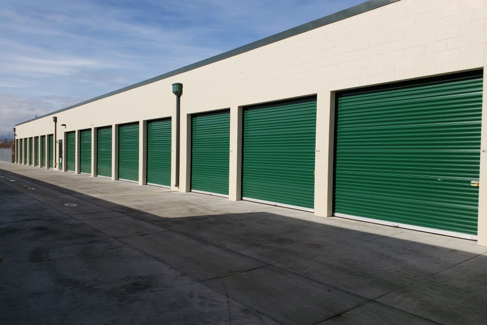 Spacious storage units at Cascade Self Storage in Roseburg, Oregon