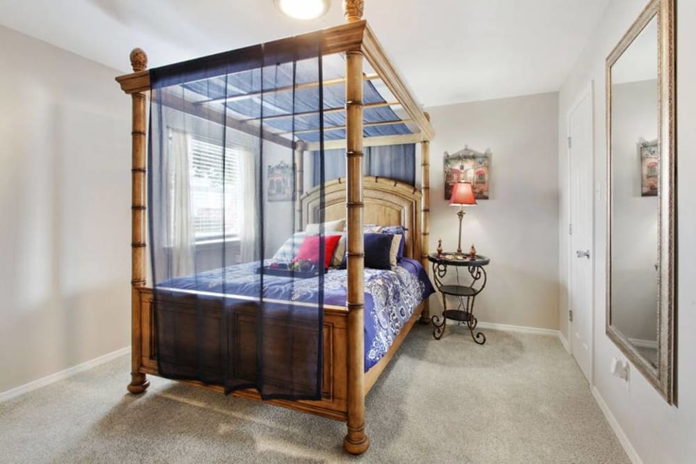 Bedroom at Summerfield Apartment Homes in Harvey, Louisiana