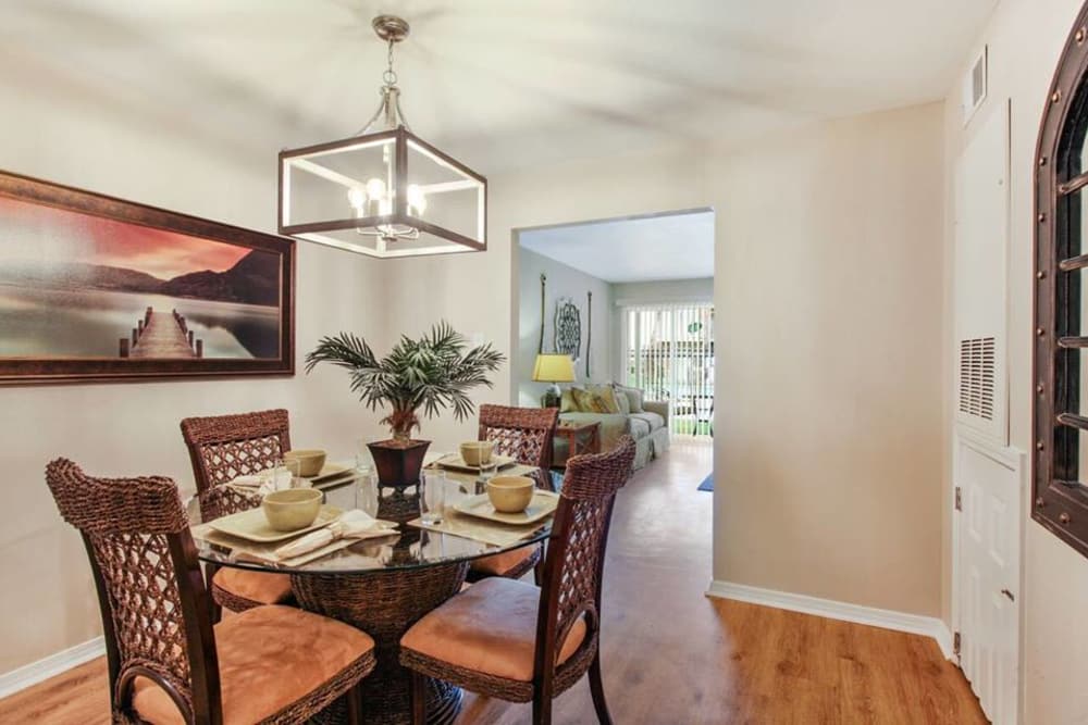 Summerfield Apartment Homes offers a Beautiful Dining Room in Harvey, Louisiana