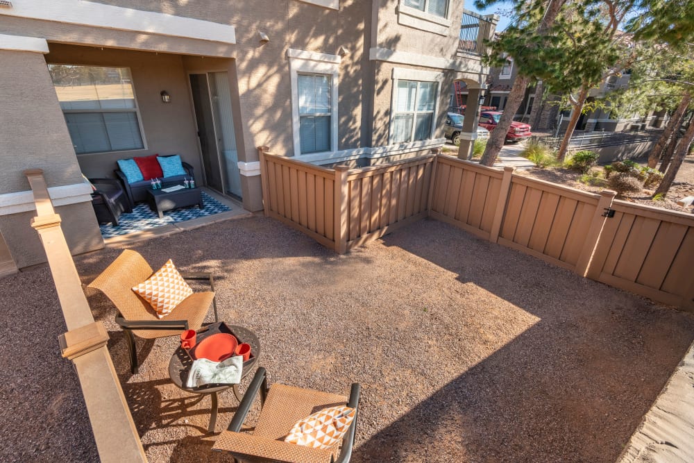 Enclosed backyard at Villas on Hampton Avenue