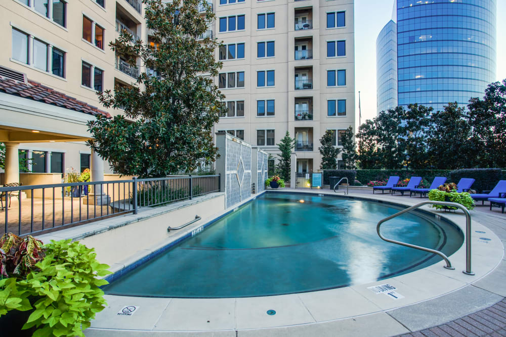 North Dallas, TX Apartments Rienzi at Turtle Creek
