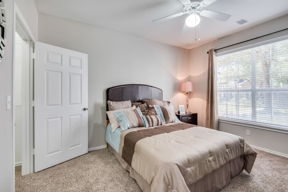 Bedroom at Ravinia Apartments in Spring, Texas