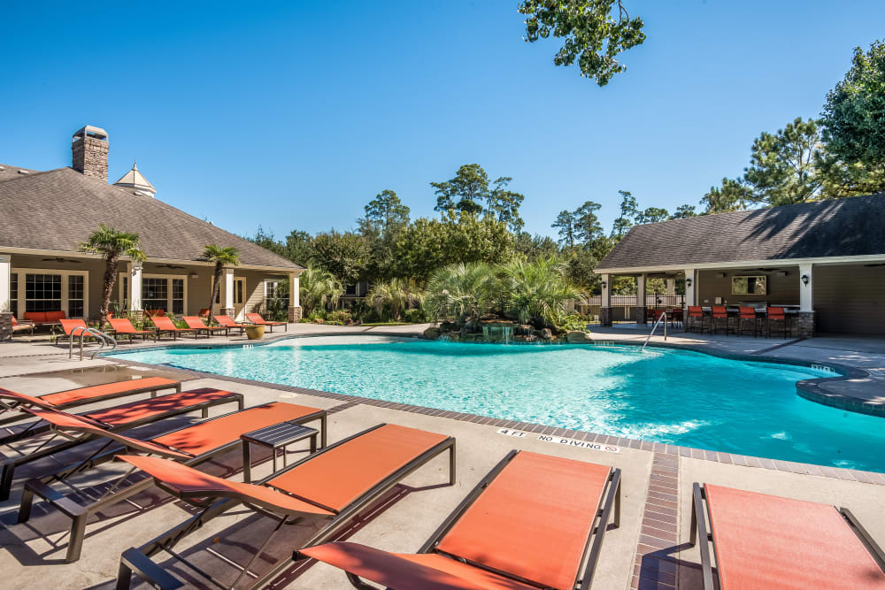 Swimming Pool at Ravinia Apartments in Spring, Texas