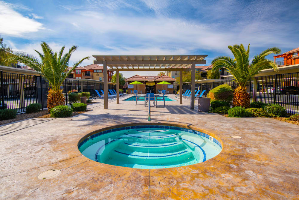 Enjoy Apartments with a Hot Tub at Norterra Canyon Apartments