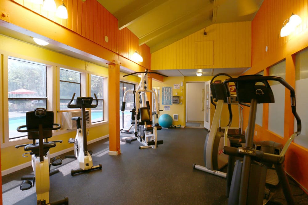 Fitness center at Oakbrook Apartments in Vancouver, WA