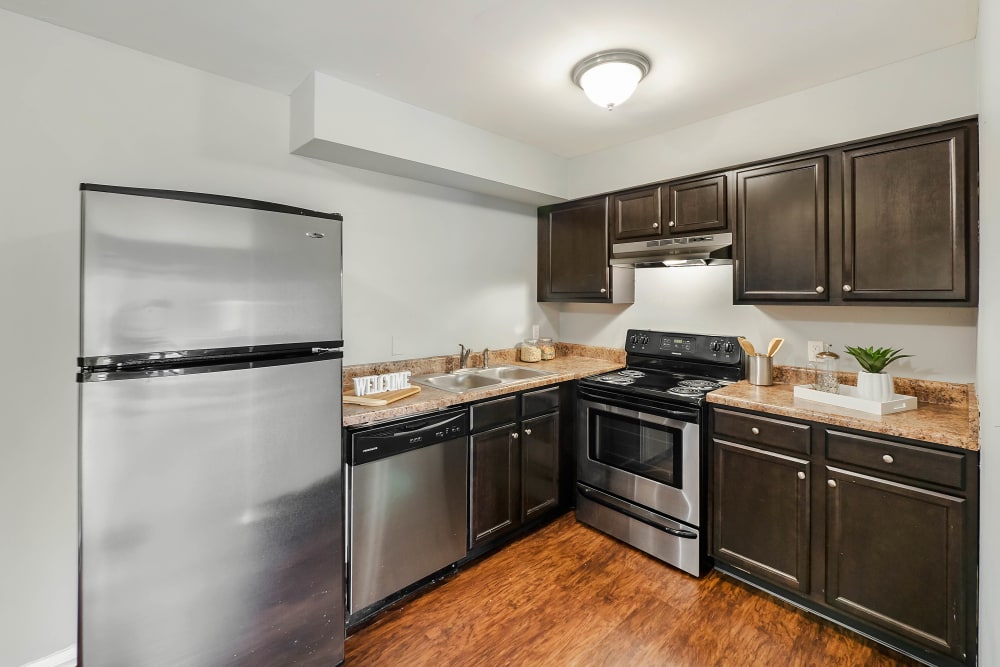 Full kitchen at The Reserve at Red Bank Apartment Homes in Chattanooga, Tennessee. 