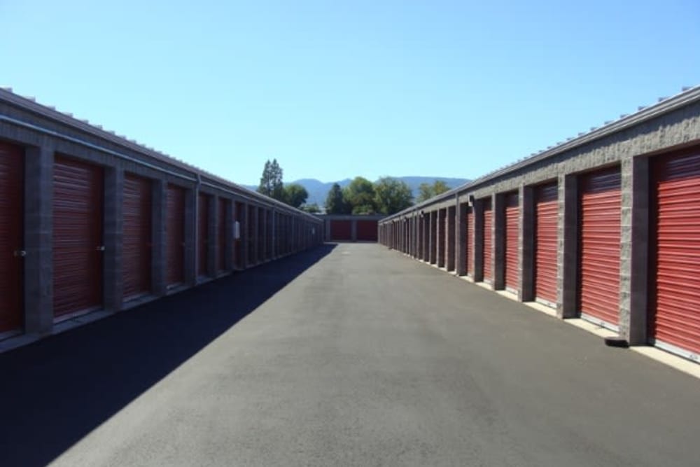 A row of units at Cascade Self Storage in Medford, Oregon
