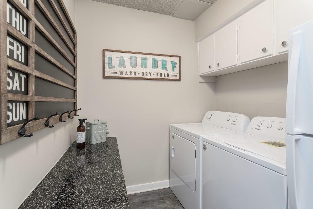 Hickory Creek Apartments & Townhomes in Nashville, Tennessee offers Apartments with a Washer/Dryer