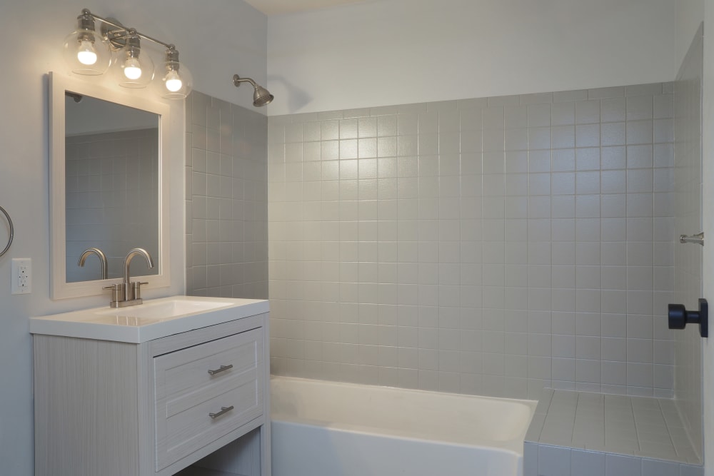 Bathroom with an elegant bathtub at Element 250 in Hartford, Connecticut