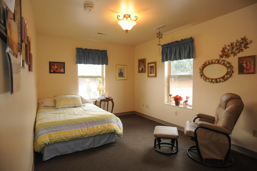 A well decorated bedroom at Chandler House in Yakima, Washington