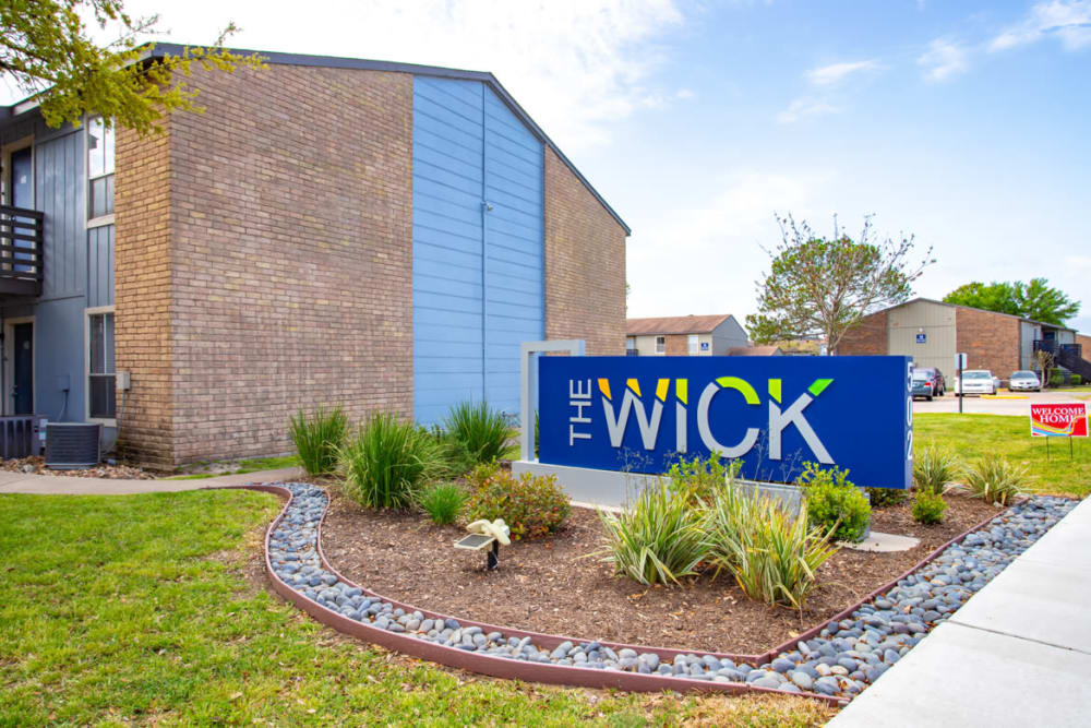 Exterior of Willowick Apartments in College Station, Texas