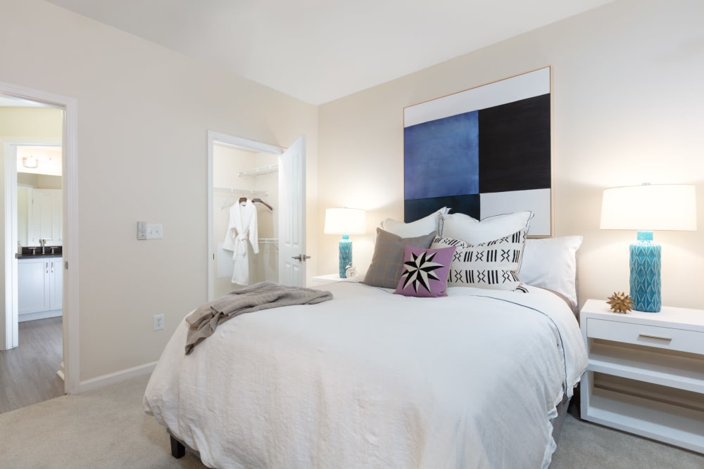 Luxury bedrooms with walk-in-closets at One Pearl Place
