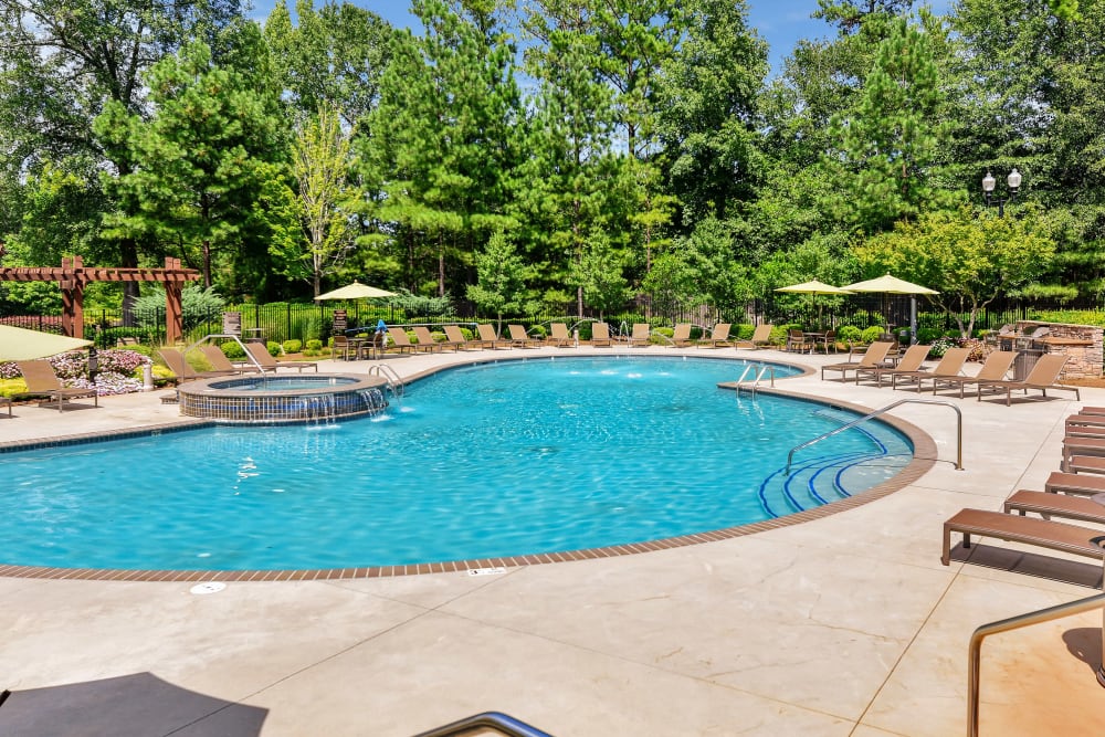 Lullwater at Bass offers a resort-style swimming pool in Macon, Georgia