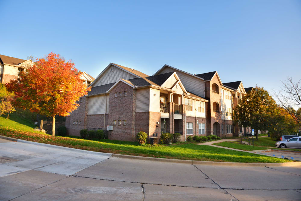 Photos of Cascade Falls Apartments in Akron, OH