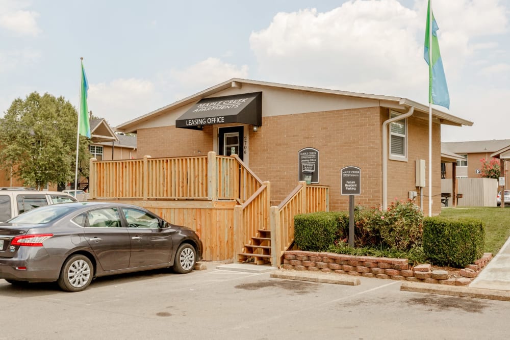 Unique Apartments Near 100 Oaks Mall Nashville for Large Space