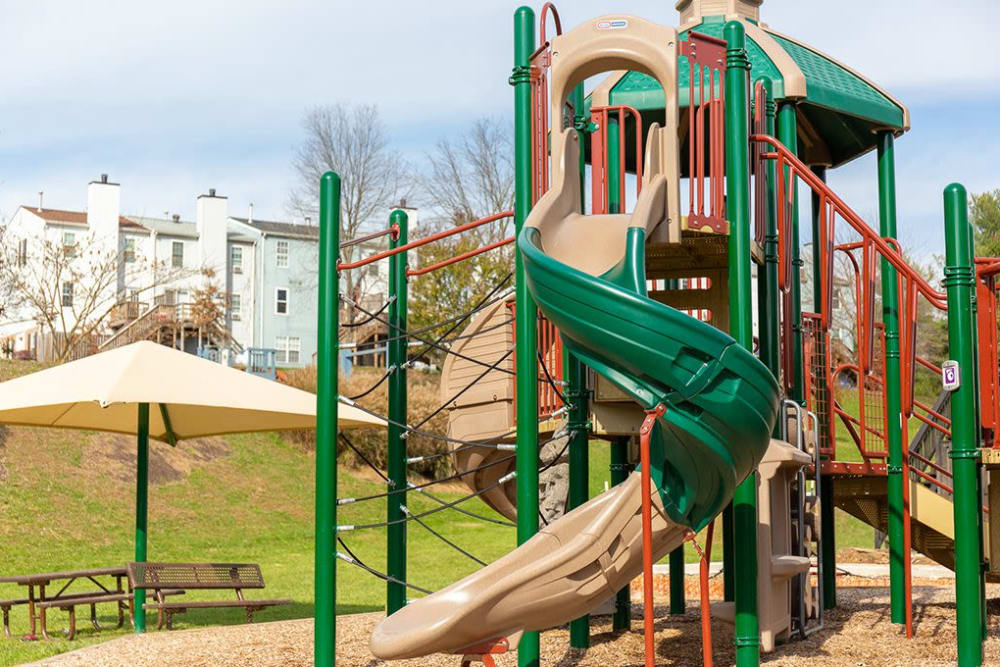 Photos Greenhills Apartments & Townhomes in Damascus, Maryland