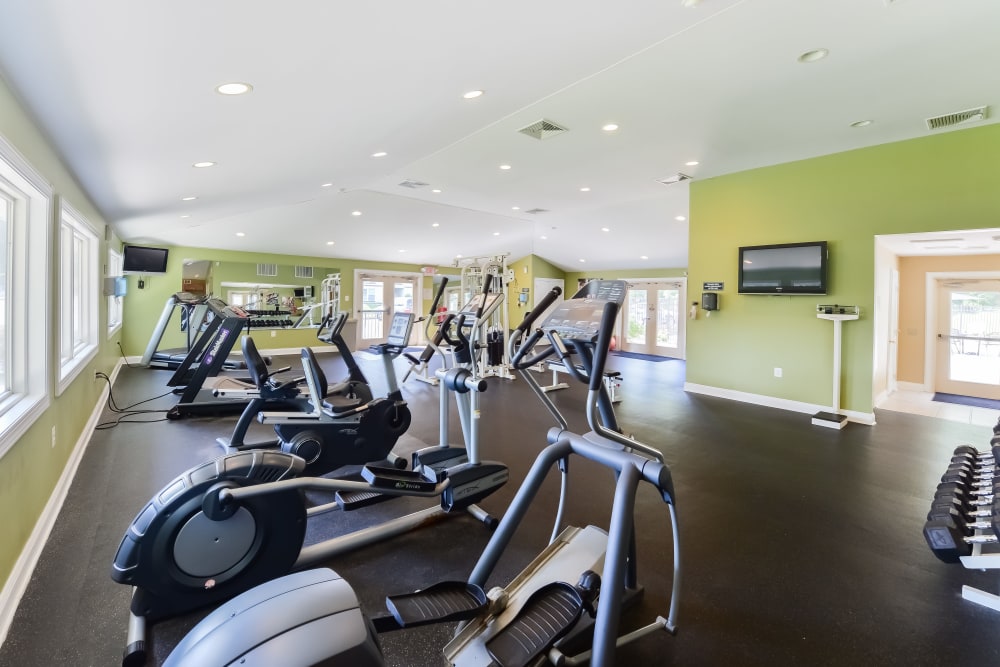 Enjoy Apartments with a Gym at Willowbrook Apartments