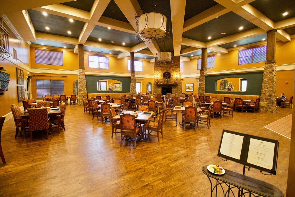 The dining room at Watercrest at Mansfield in Mansfield, Texas