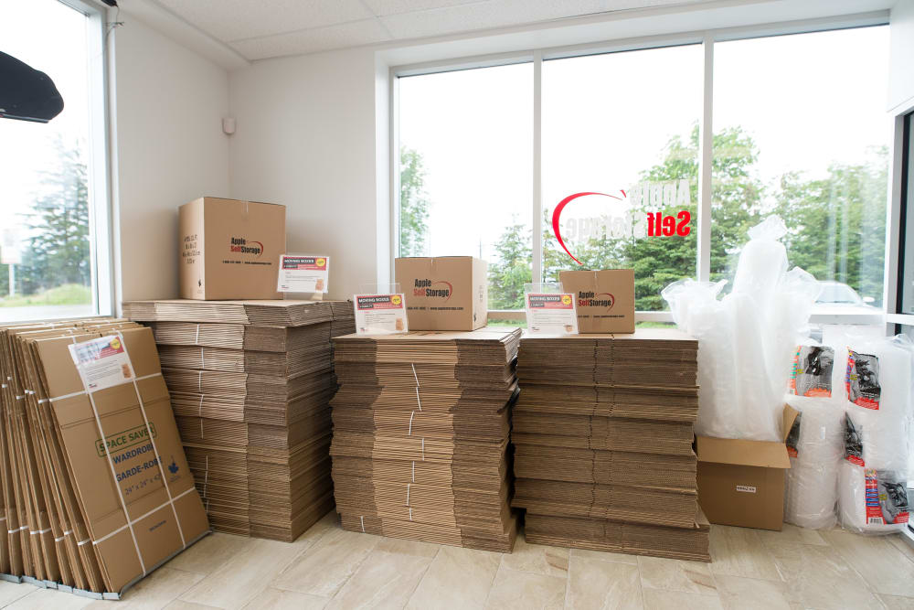 Self Storage: Apple Self Storage - Kitchener - Highland, ON