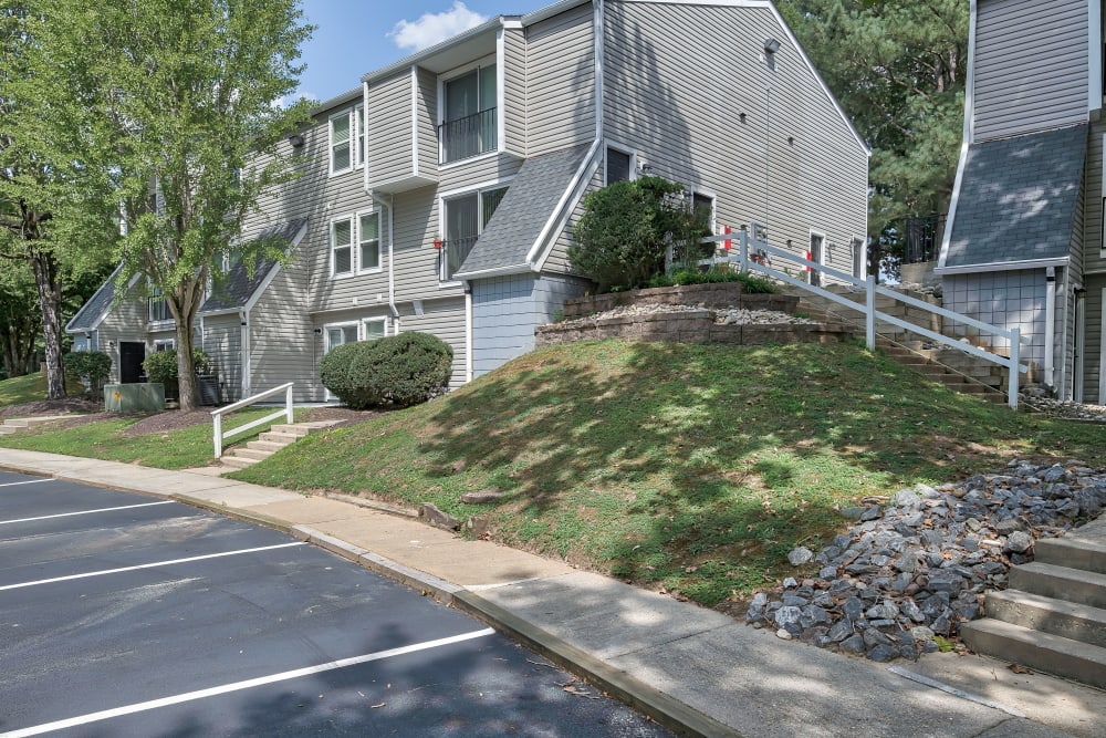 Exterior of Woods of Williamsburg Apartments in Williamsburg, Virginia