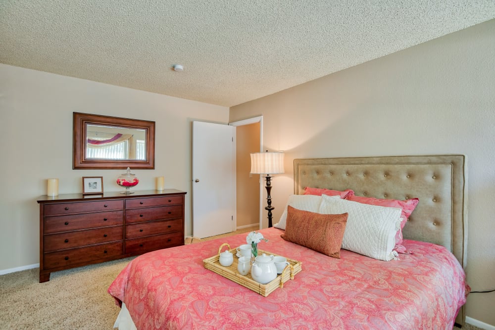 Photos The Knolls at Sweetgrass Apartment Homes in Colorado Springs