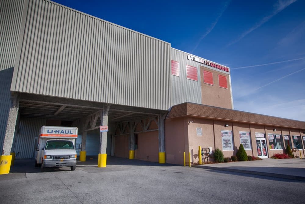 Yonkers, NY Storage Features Clutter SelfStorage