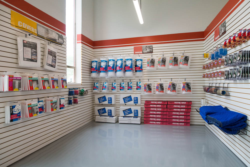 Self Storage Units Parkway Kitchener, ON | National Self ...