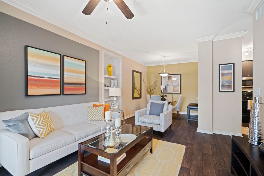 Photos of Southwind at Silverlake Apartments in Pearland, TX