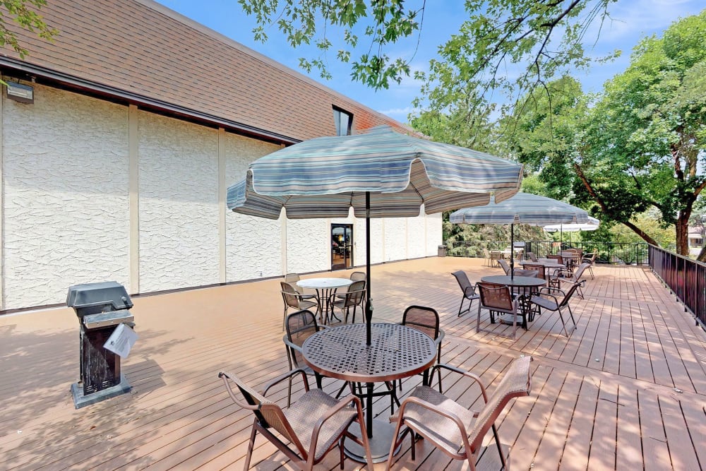 Sundeck at Oaks Braemar in Edina, Minnesota