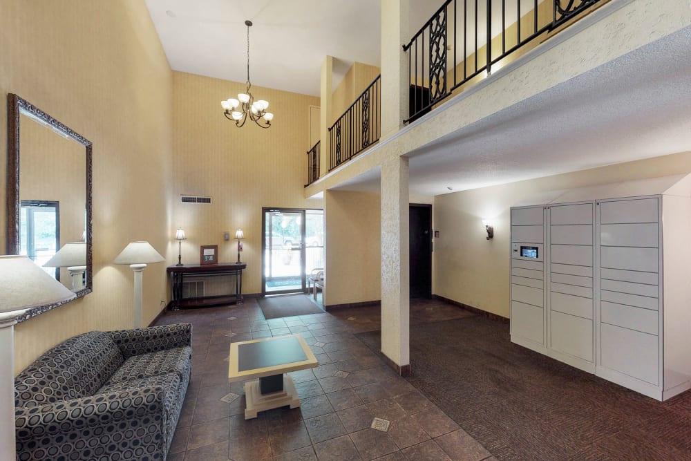 Clubhouse interior at Oaks Braemar in Edina, Minnesota