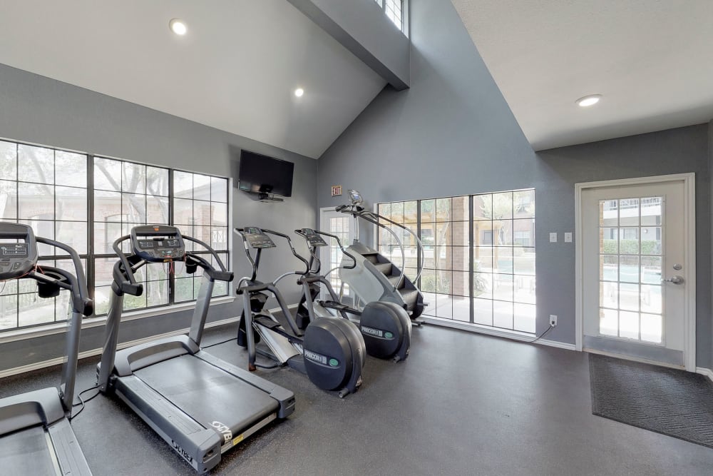 Fitness center for residents at Oaks Hackberry Creek in Irving, Texas