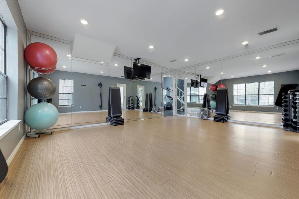 24-hour fitness center at Oaks Hackberry Creek in Irving, Texas