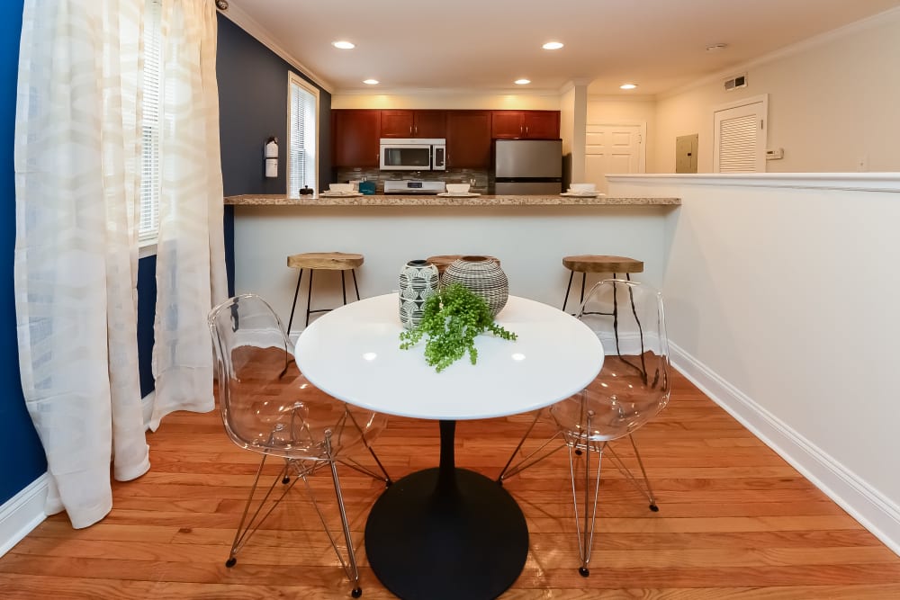 Dining area at The Villas at Bryn Mawr Apartment Homes