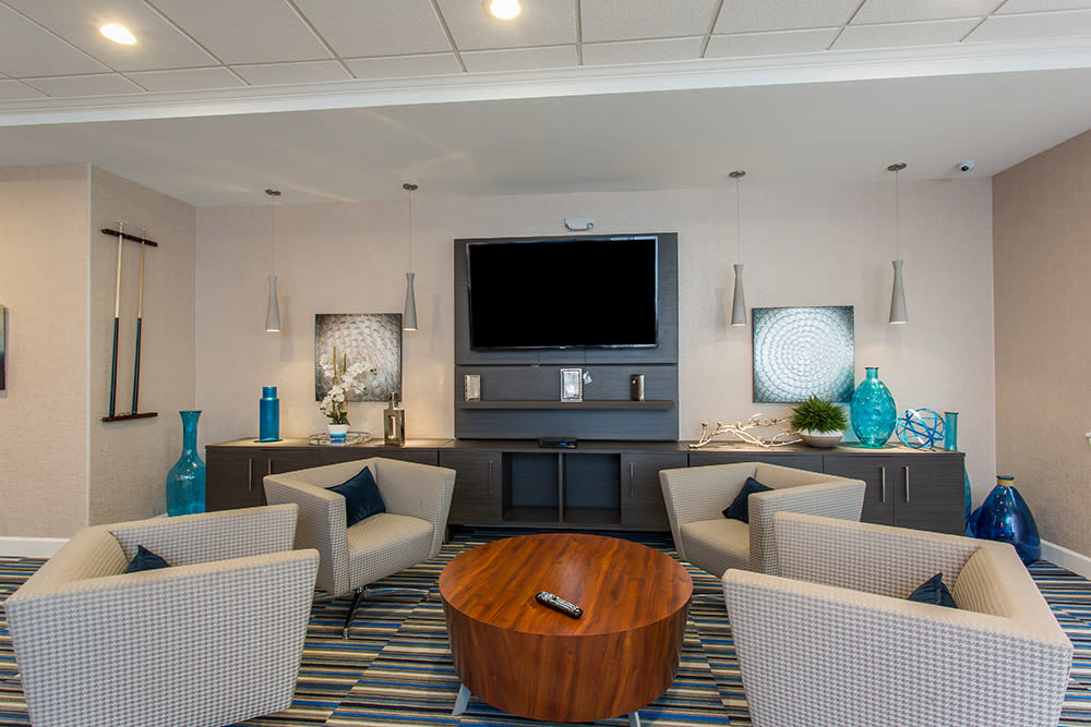 Sitting area in the resident lounge at Gateway Landing on the Canal in Rochester, New York