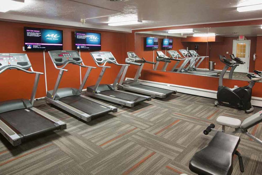 Fitness center at Solon Club Apartments in Oakwood Village, Ohio