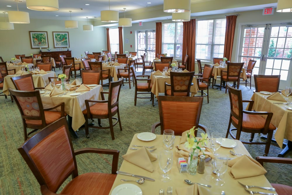 A dining room at Harmony at Chantilly in Herndon, Virginia