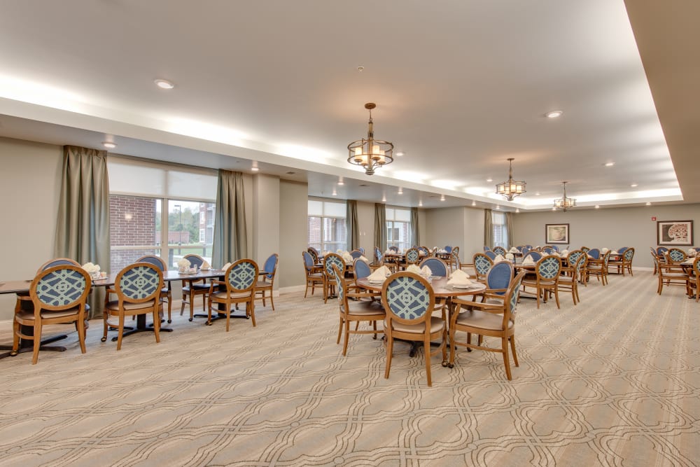 A dining area at Harmony at Oakbrooke in Chesapeake, Virginia