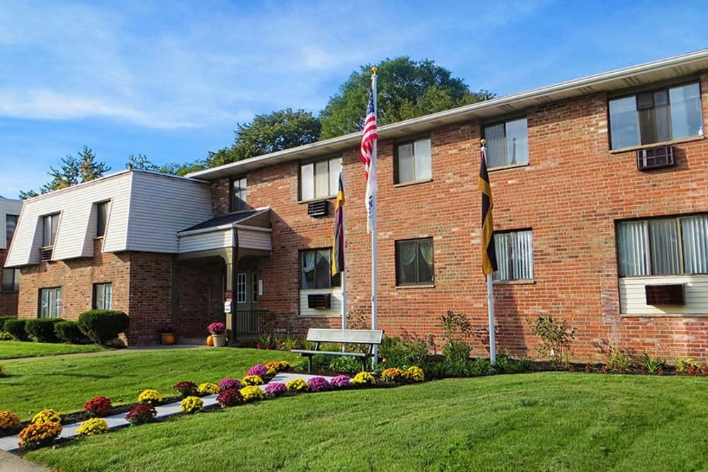 Lush landscaping at Parkway Manor Apartments in Irondequoit, New York